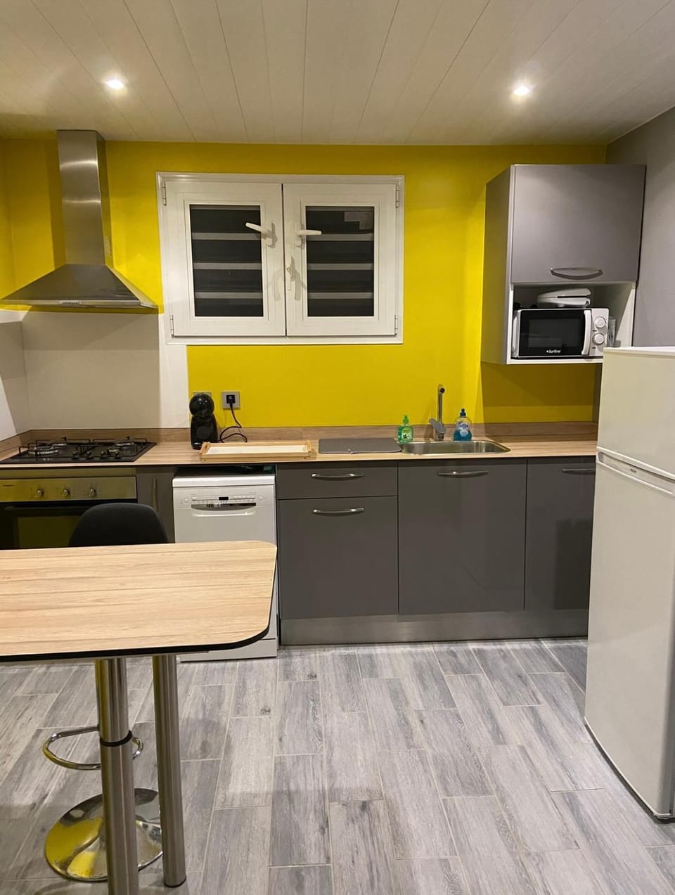 Kitchen or kitchenette
