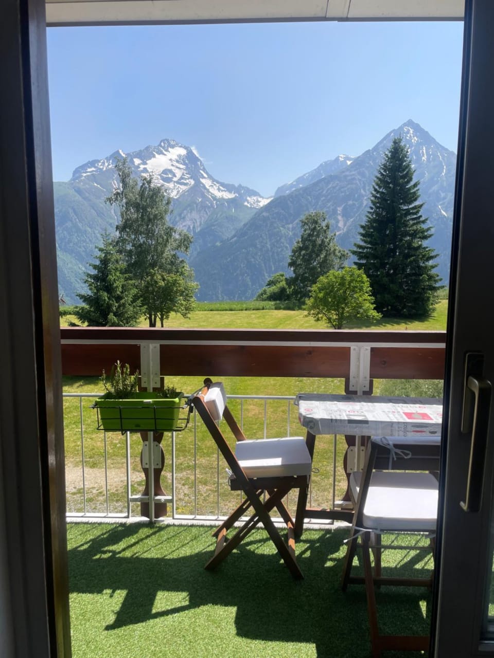 Day, Natural landscape, Balcony/Terrace, Mountain view
