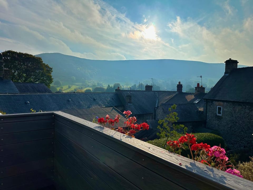 Natural landscape, Balcony/Terrace, Mountain view