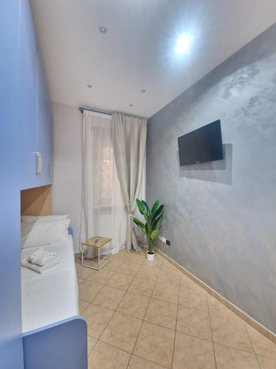 Bed, TV and multimedia, Bedroom, wardrobe