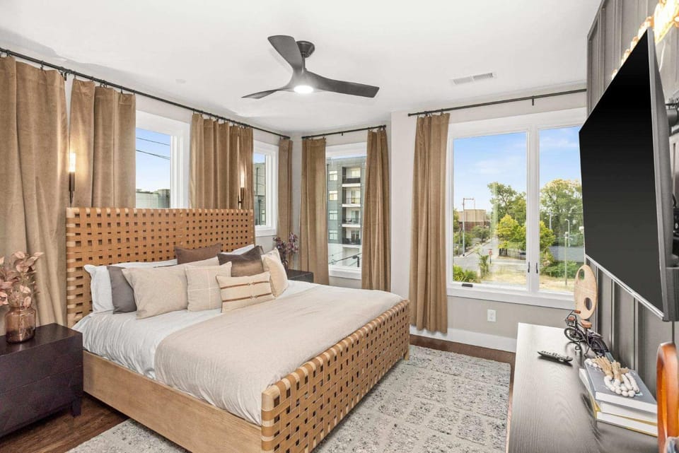 2 Adjacent Luxury Homes Rooftop Decks & Game Rooms House in Nashville