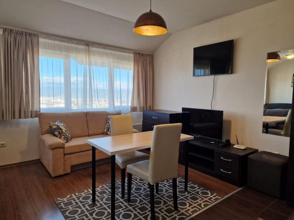 Communal lounge/ TV room, TV and multimedia, Living room, Seating area