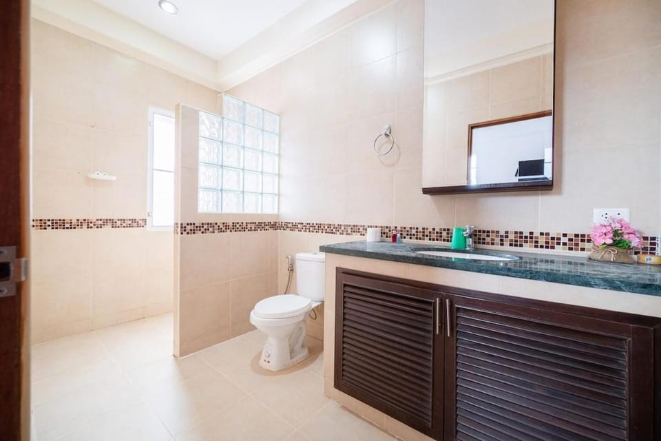 Villa 53 Wongamat 4BR, 300M from The beach Villa in Pattaya City
