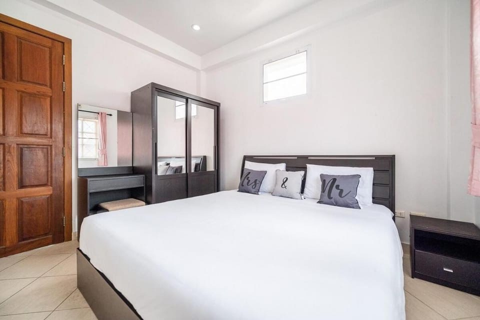 Villa 53 Wongamat 4BR, 300M from The beach Villa in Pattaya City