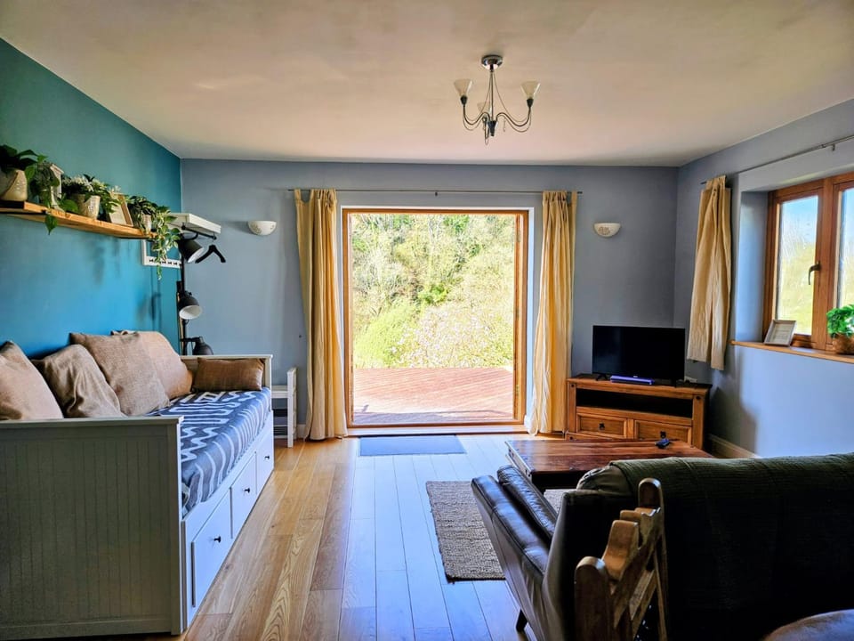 Communal lounge/ TV room, Living room, Seating area