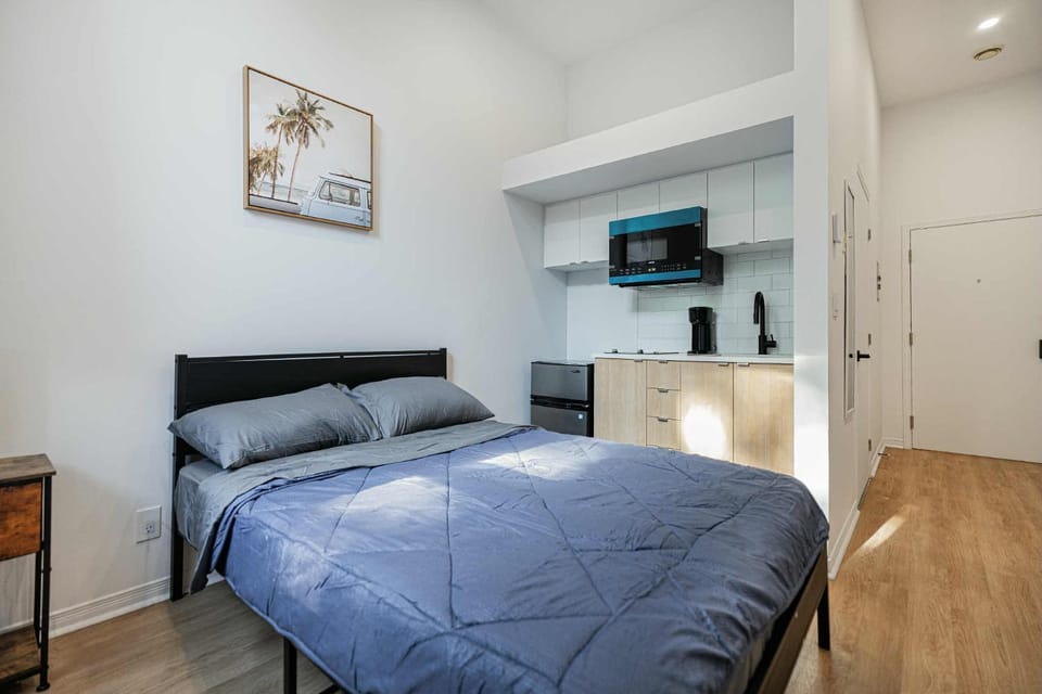 Great apartment with parking Apartment in Laval