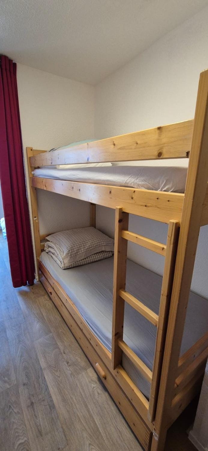 bunk bed