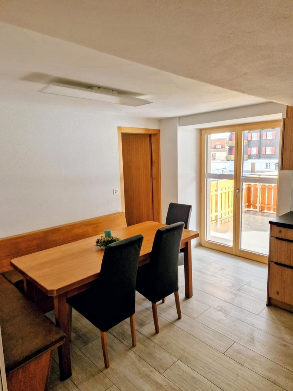 Kitchen or kitchenette, Seating area, Dining area