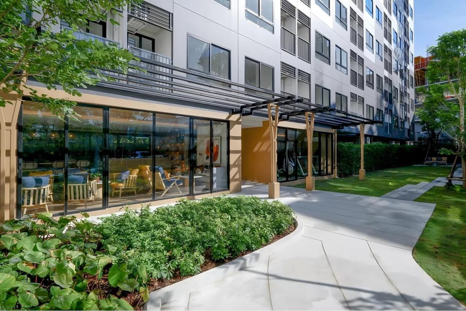 Property building, Day, Garden