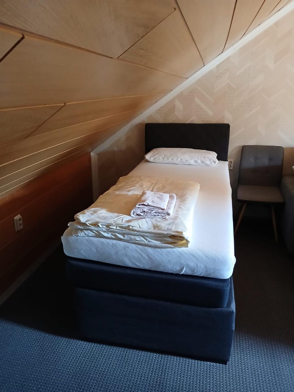 Doppelbett Zimmer plus Zustelbett Apartment in Bavaria