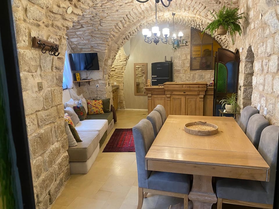 לאה- וילה בוטנית LEAH- botanical villa Apartment in North District