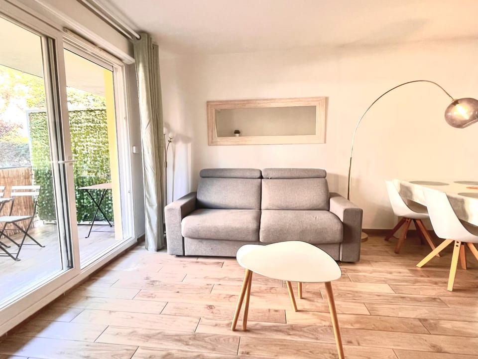 Peaceful apartment in Nice with terrace, parking Apartment in Nice