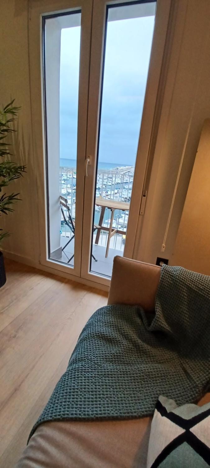 Living room, Sea view