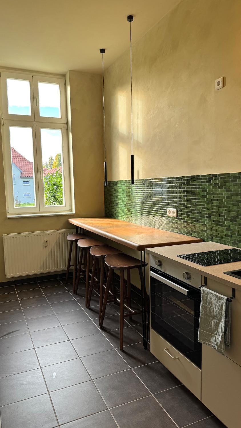 Kitchen or kitchenette, Dining area, stove