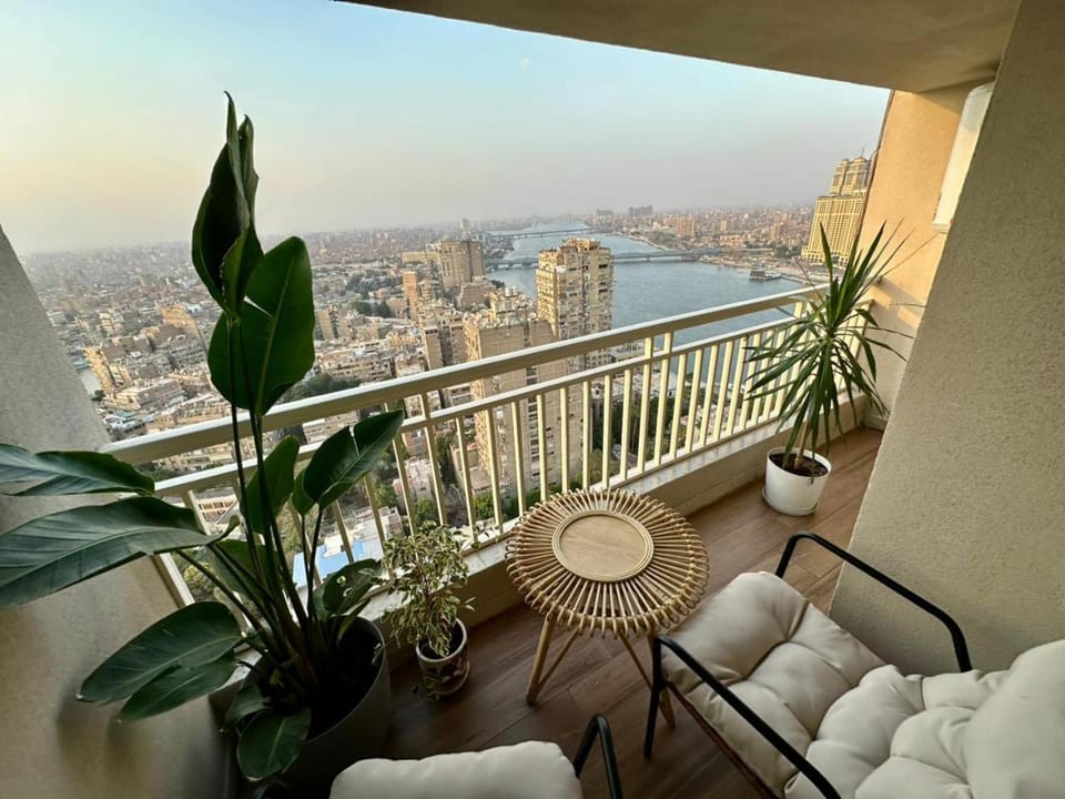 Balcony/Terrace, City view, River view