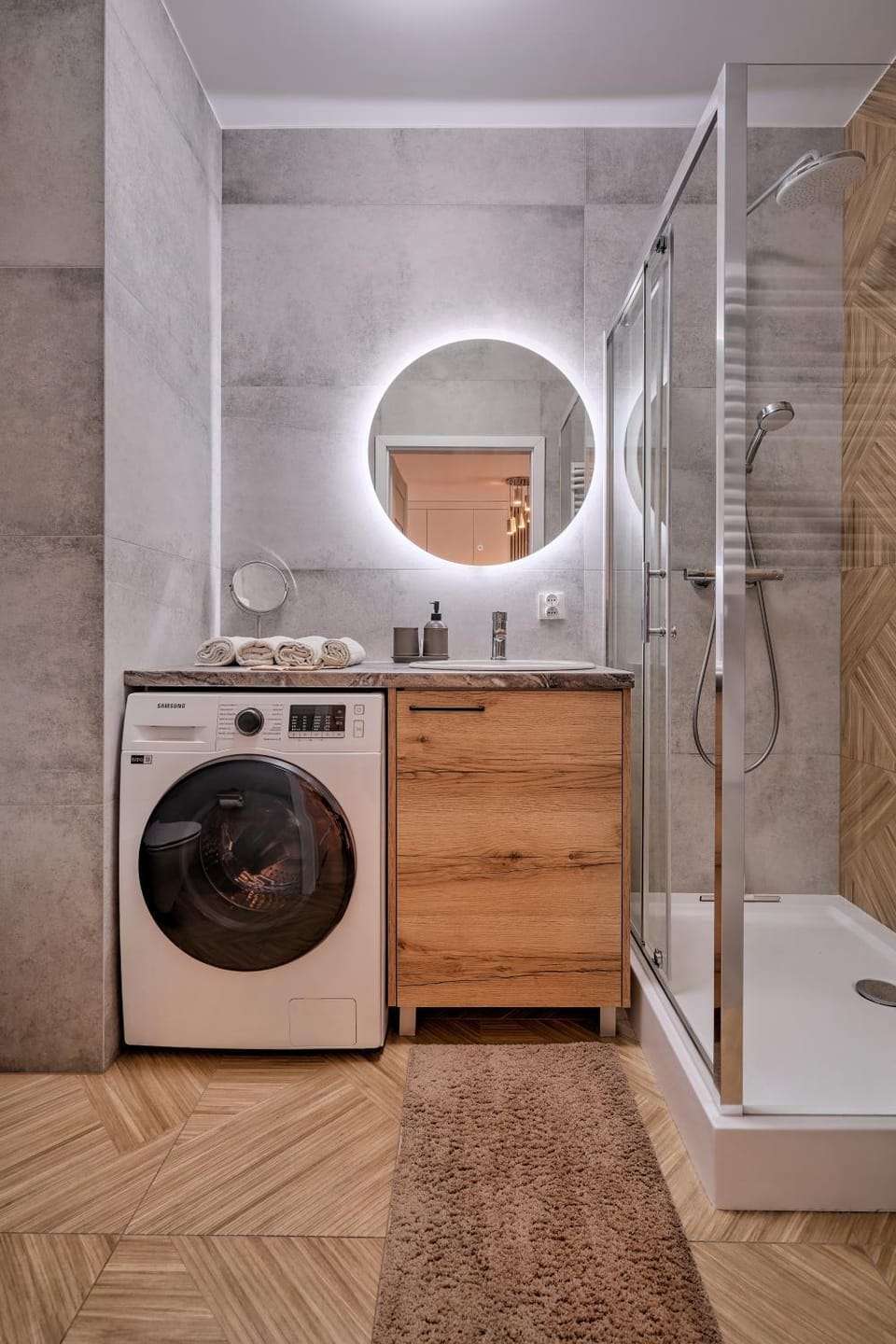 Shower, Bathroom, towels, washing machine