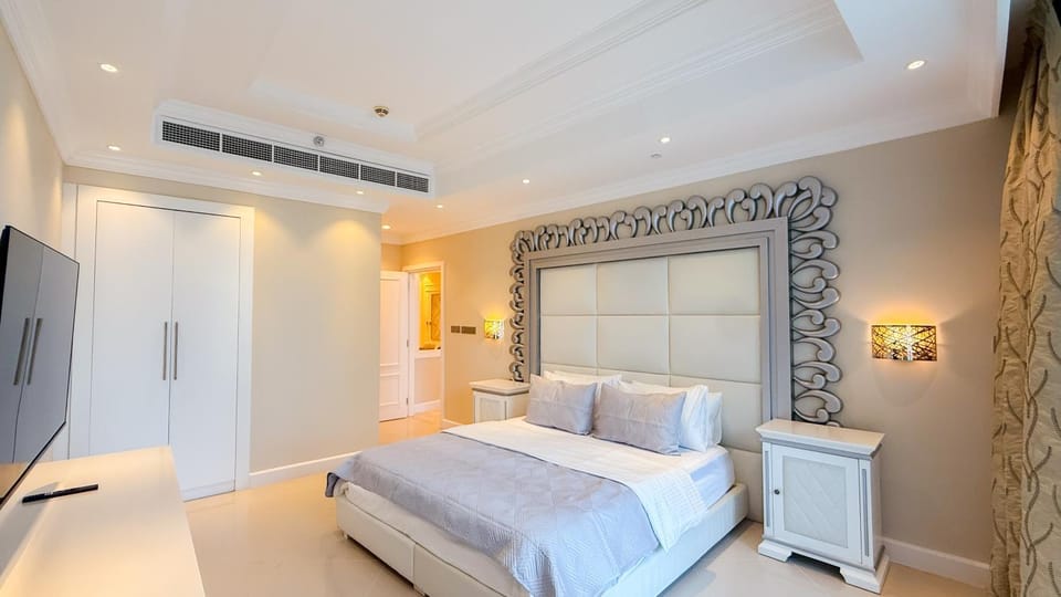Bed, TV and multimedia, Photo of the whole room, Bedroom, wardrobe