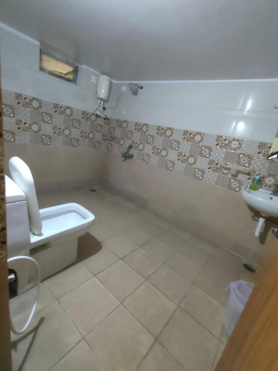 PARADISE HOMESTAY Behind Srinivasam Complex TTD Ticket Counter Near BusStand And Railway Station Vacation rental in Tirupati
