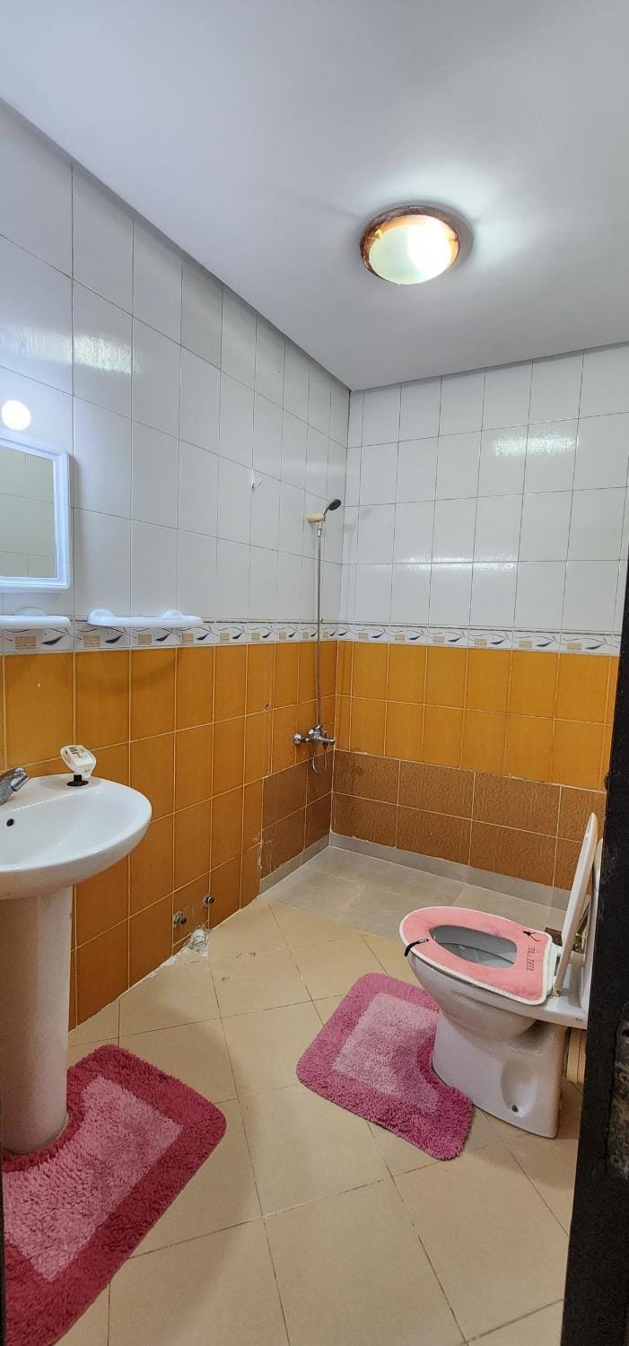 Private Room in a Shared Apartment next to MOSQUÉE HASSAN 2 Vacation rental in Casablanca