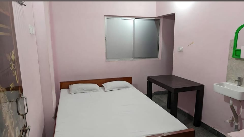 Sri Hotel Ganga Couple&Family Friendly Hotel in India