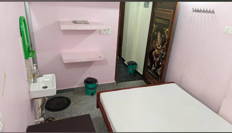 Sri Hotel Ganga Couple&Family Friendly Hotel in India