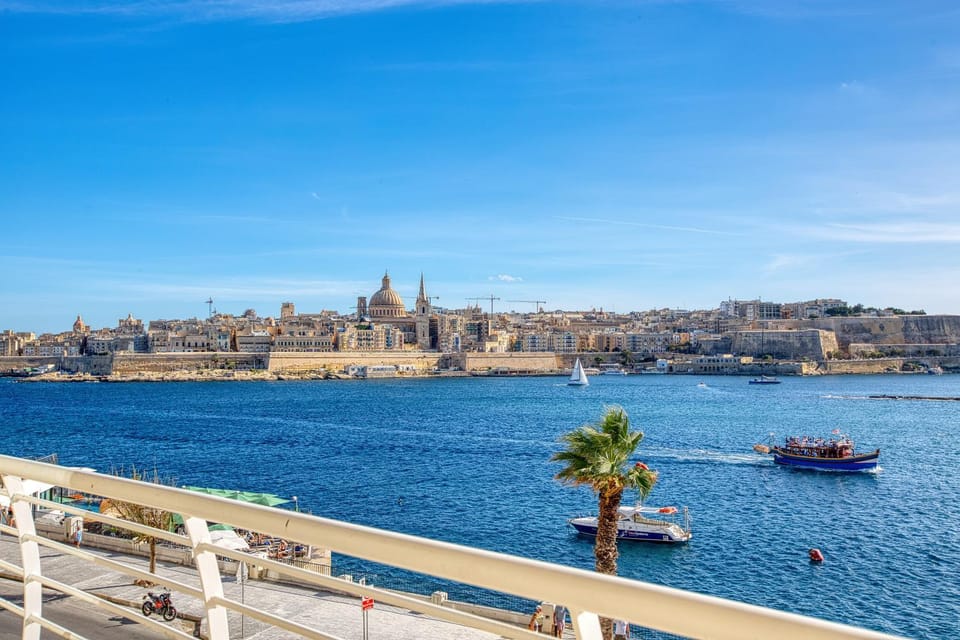 Nearby landmark, Day, Natural landscape, City view, Sea view