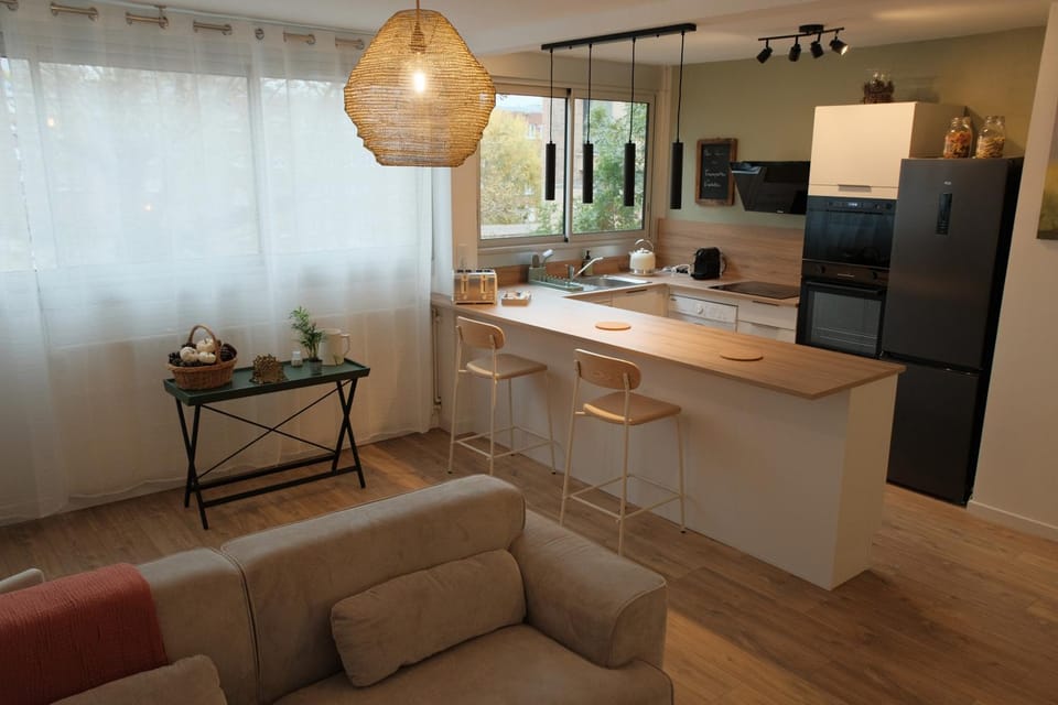 Aux Trompettes Violettes Apartment in Amiens