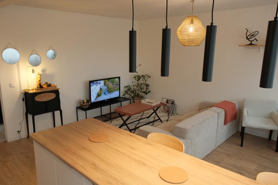 Aux Trompettes Violettes Apartment in Amiens
