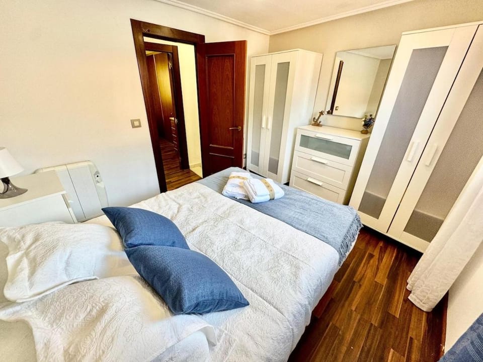 Bed, Photo of the whole room, Bedroom, towels, wardrobe