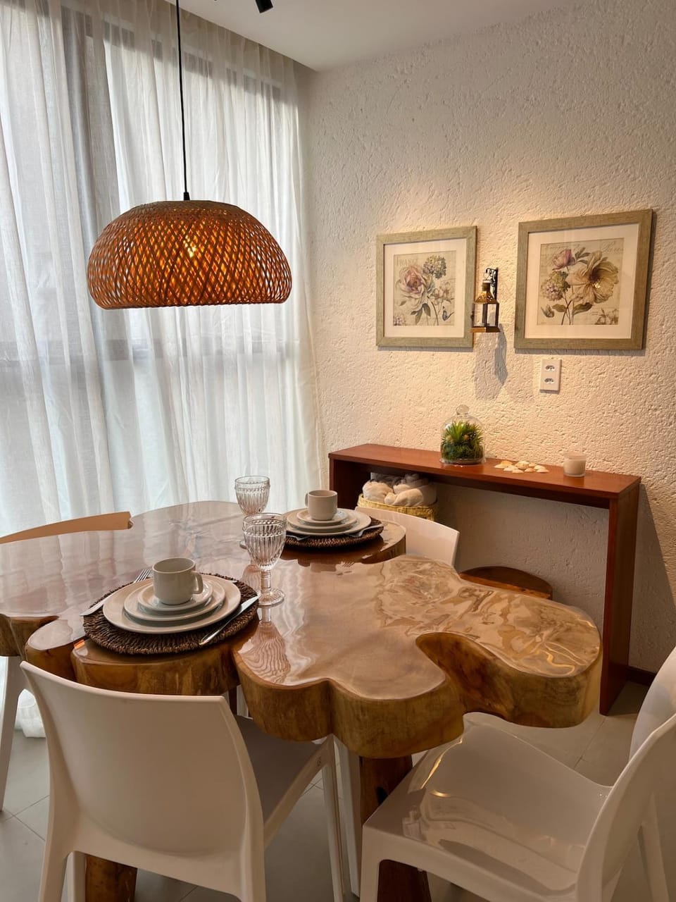 Living room, Dining area