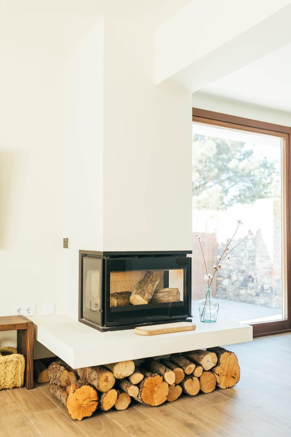 Communal lounge/ TV room, fireplace