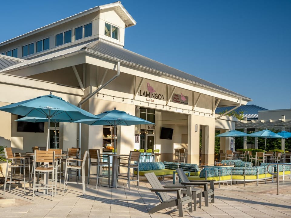 Restaurant/places to eat, Balcony/Terrace