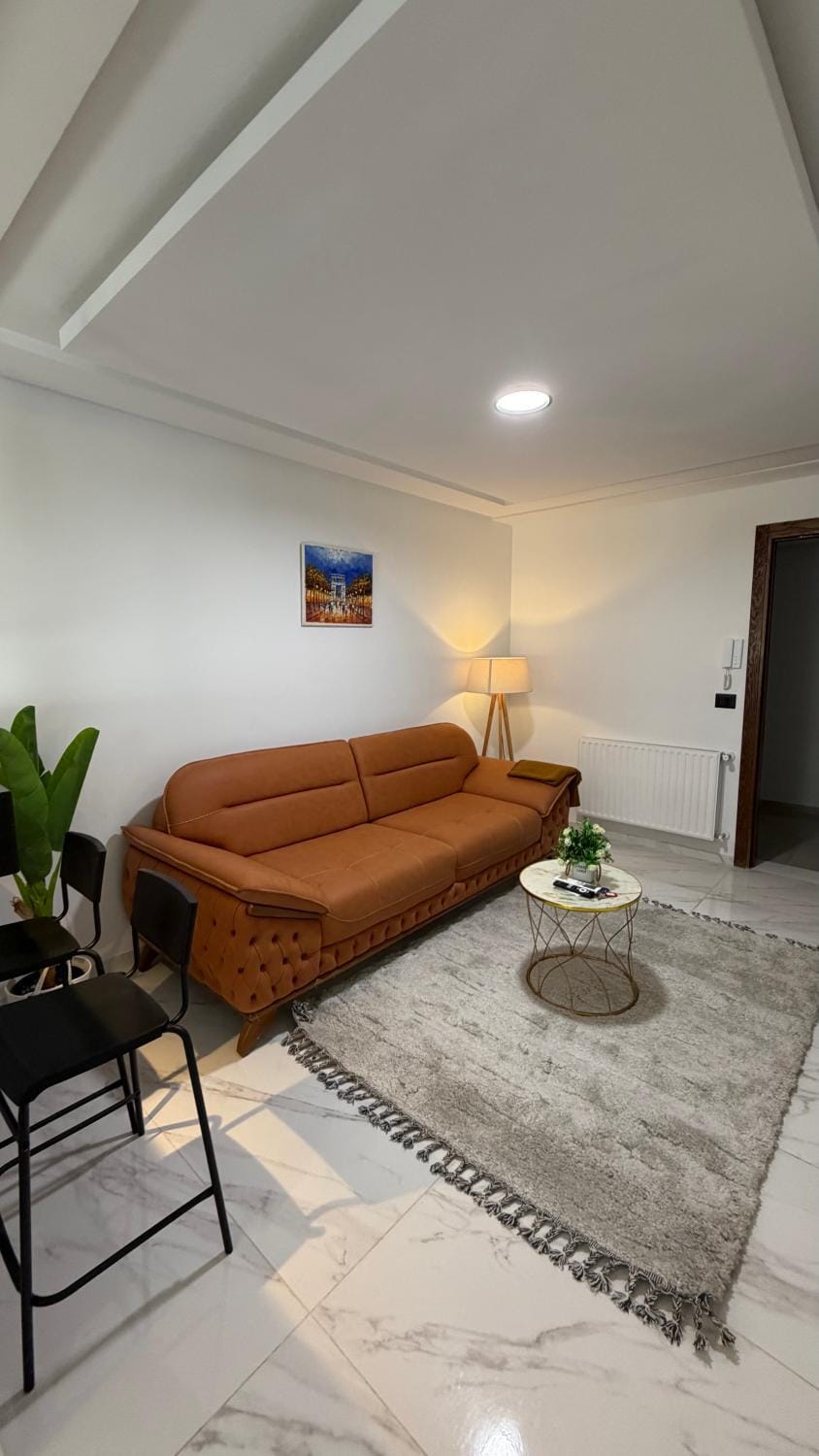 Ain Zaghouen Tunis proche Aeroport - luxueux style parisien Apartment in Tunis Governorate, Tunisia