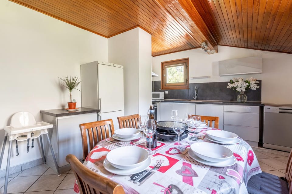 Grand Appartement-Vue Montagne-Wi-Fi-Parking Apartment in Arâches-la-Frasse