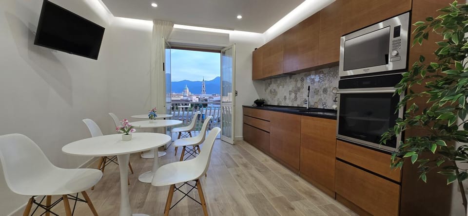 Communal lounge/ TV room, Kitchen or kitchenette