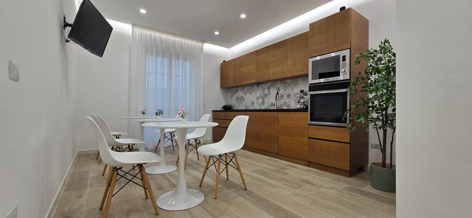 TV and multimedia, Dining area