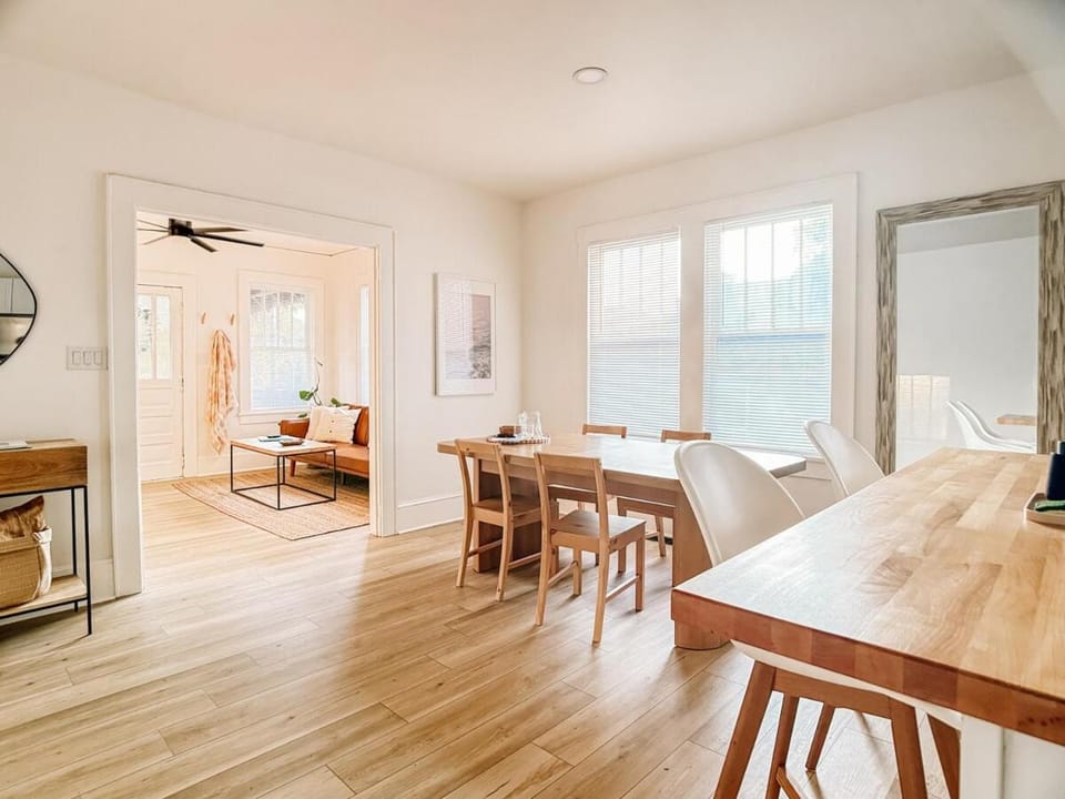 Living room, Seating area, Dining area