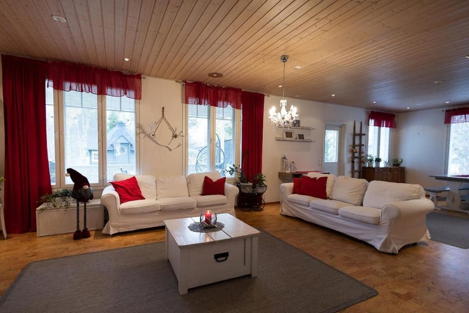 Spacious detached house for a larger group Villa in Rovaniemi