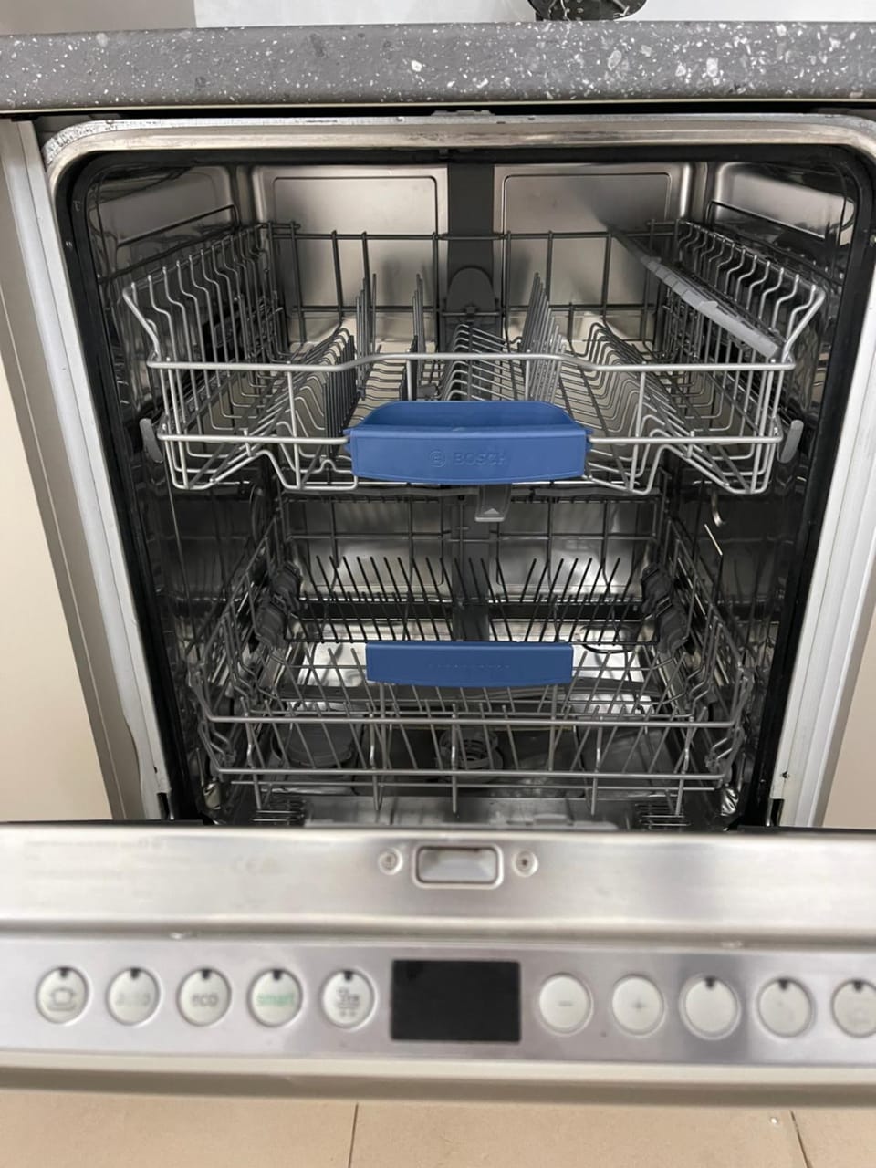 Kitchen or kitchenette, washing machine
