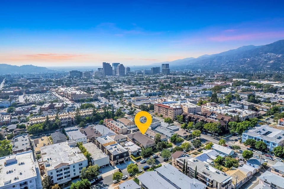 Central 3BR Apt Near Americana Apartment in Eagle Rock