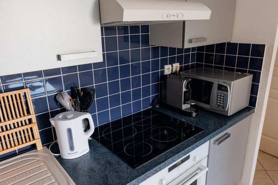 Studio Cannes Center - 6 min Palais of Festivals Apartment in Cannes
