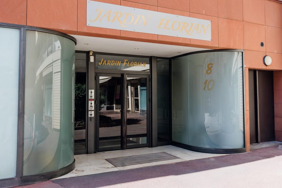 Studio Cannes Center - 6 min Palais of Festivals Apartment in Cannes