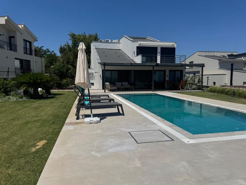 Pool view, Swimming pool