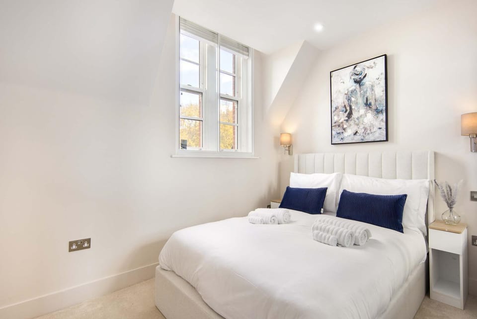 5 Mins Walk to Battersea Park, Battersea Retreat Apartment in London