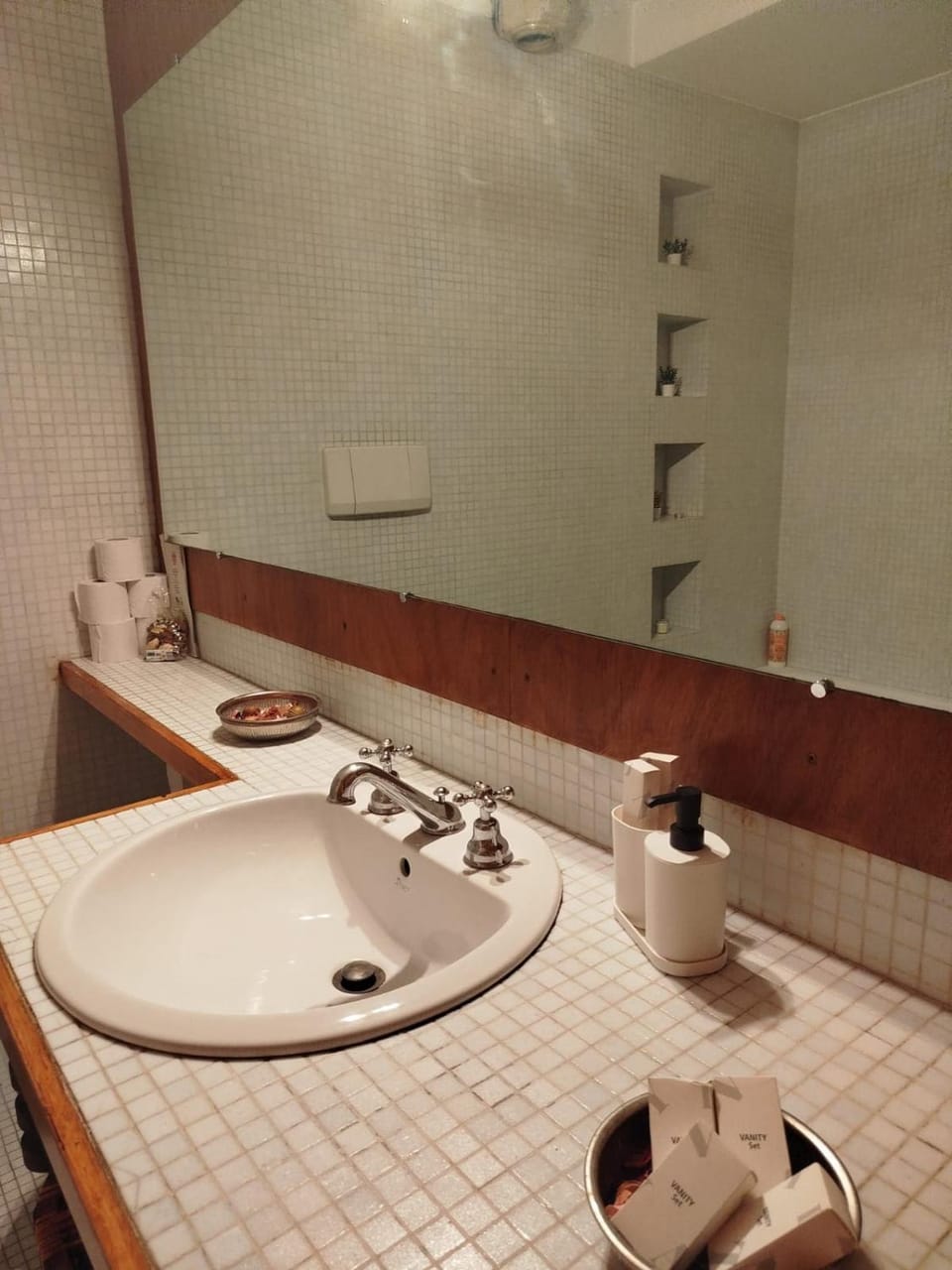 Bathroom, towels