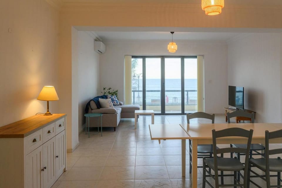 Seafront 4-Bedroom Apartment Apartment in Sliema