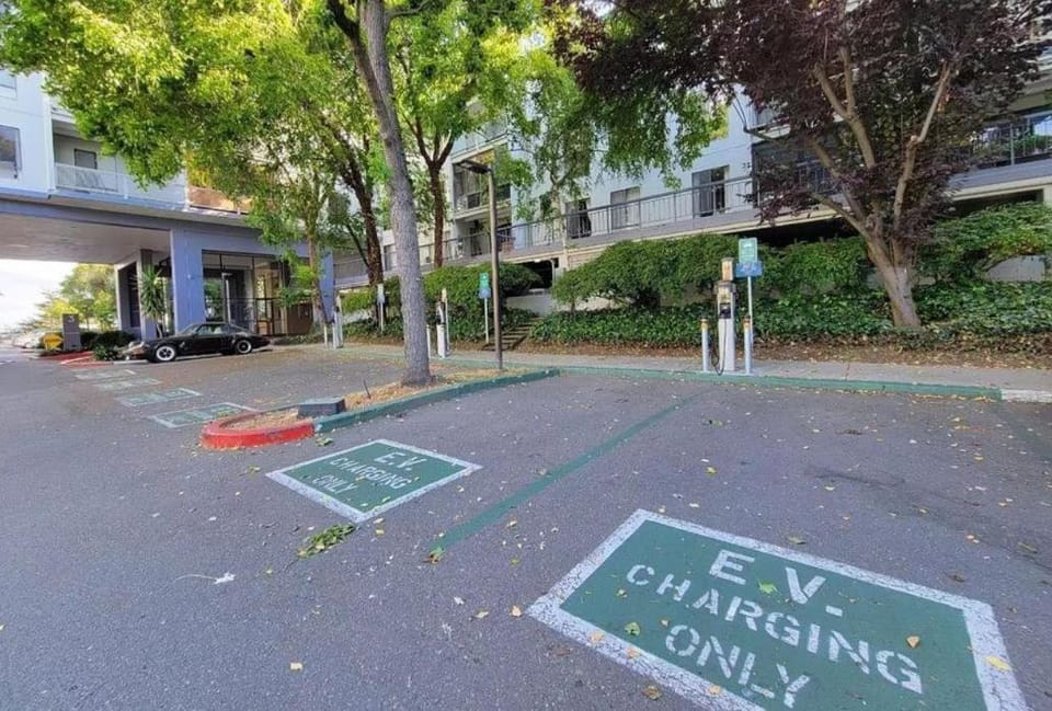 Nice place surrounded by the water Apartment in Emeryville