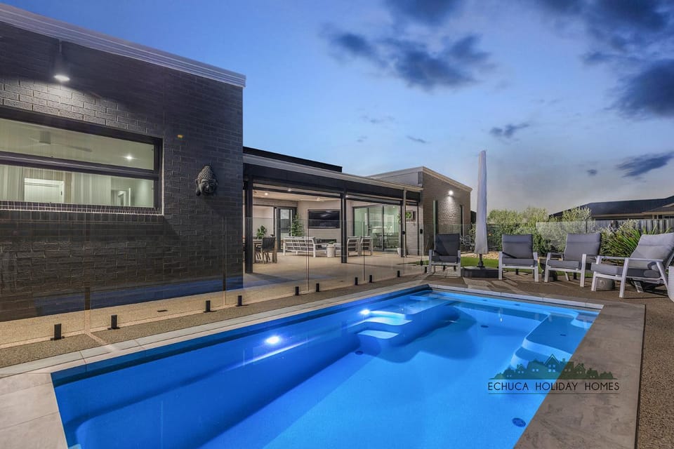 Property building, Pool view, Swimming pool, sunbed