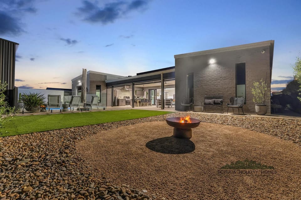 Property building, Garden view, fireplace