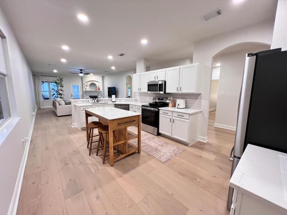 Spacious Roanoke Retreat House in Flower Mound